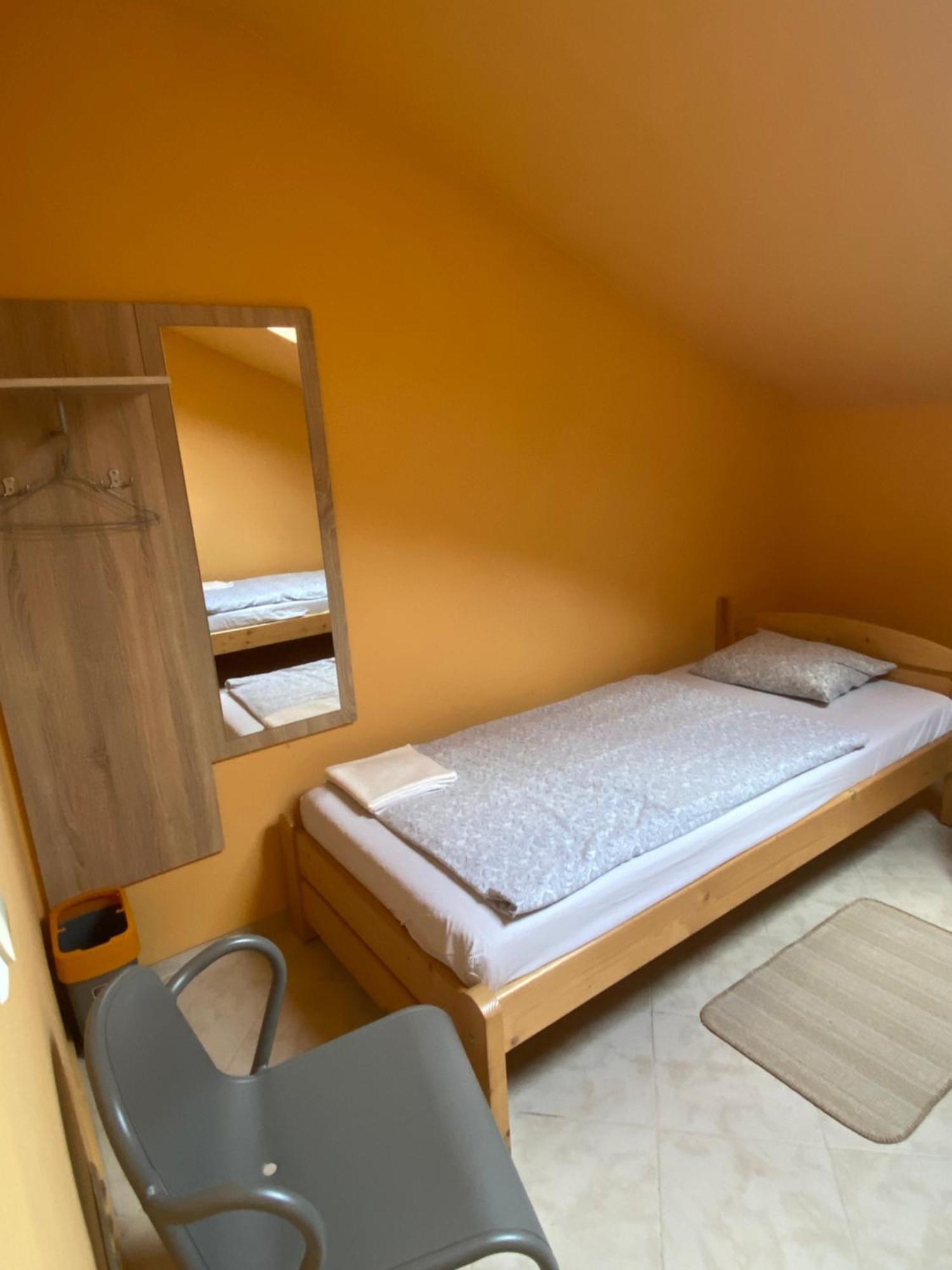 Art Inn Space Krakow Bagian luar foto