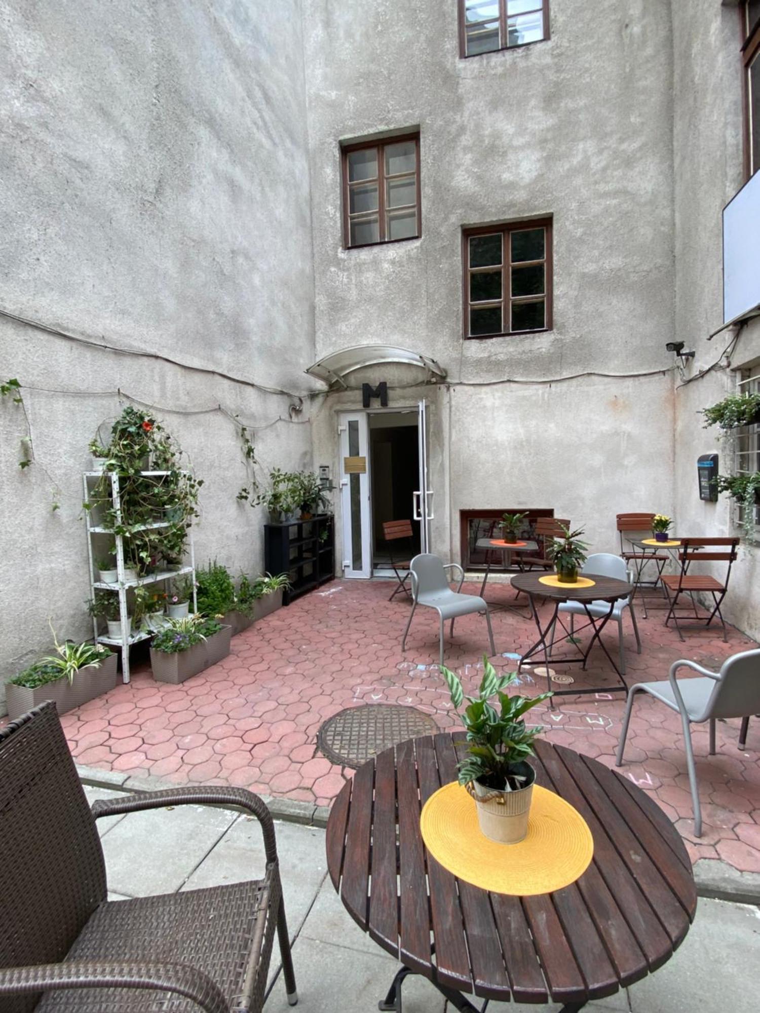 Art Inn Space Krakow Bagian luar foto